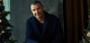 Подробнее о статье Лієв Шрайбер прочитав вірш Максима Кривцова