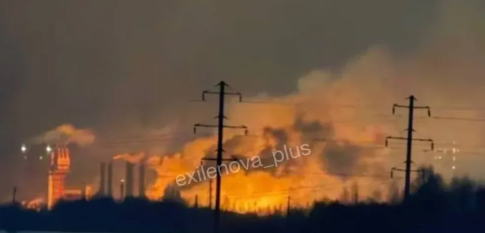 Вы сейчас просматриваете Удар дронів по російському хімічному заводу в Смоленській області