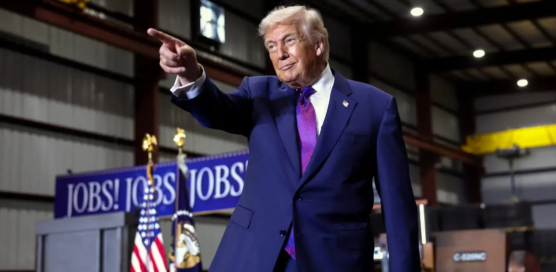 Подробнее о статье Трамп: Має Право на Третій Термін