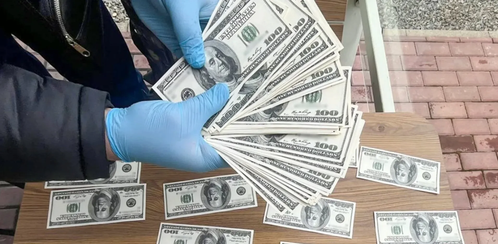 Подробнее о статье В Одесі затримано чоловіка, який обіцяв «посаду» в СБУ за гроші