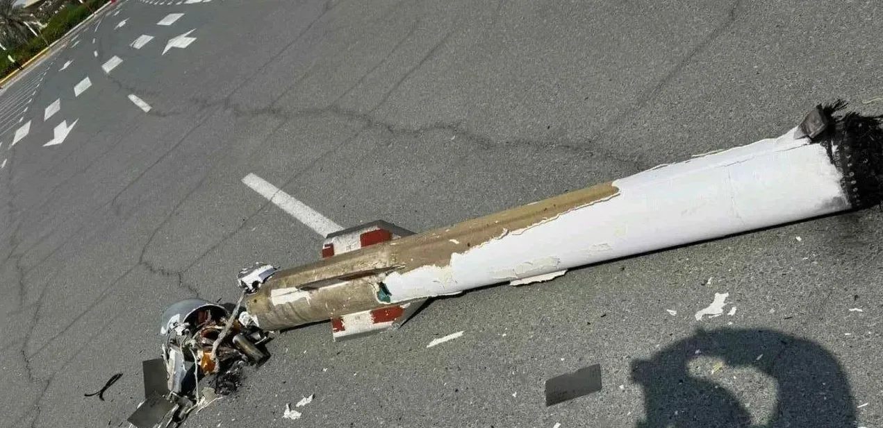 Подробнее о статье Іран здійснив серію атак на ОАЕ та інші країни, загиблий