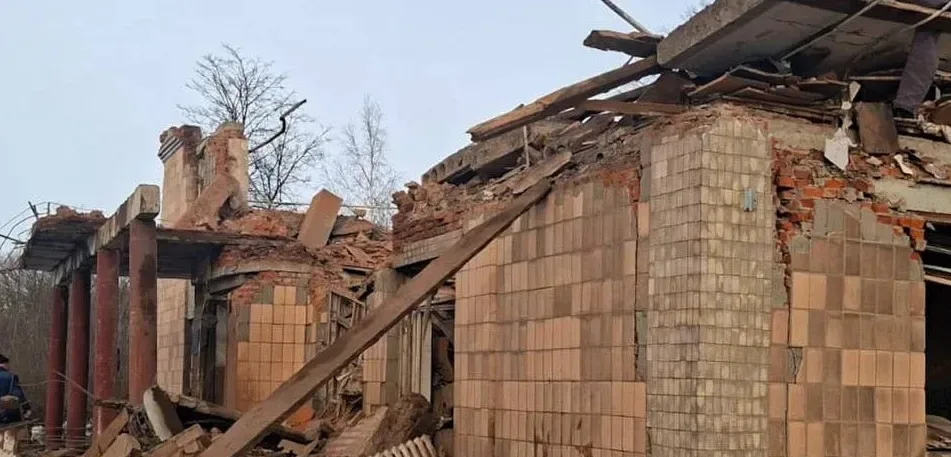 Подробнее о статье На Сумщині знищено агропідприємство, загинули дві жінки