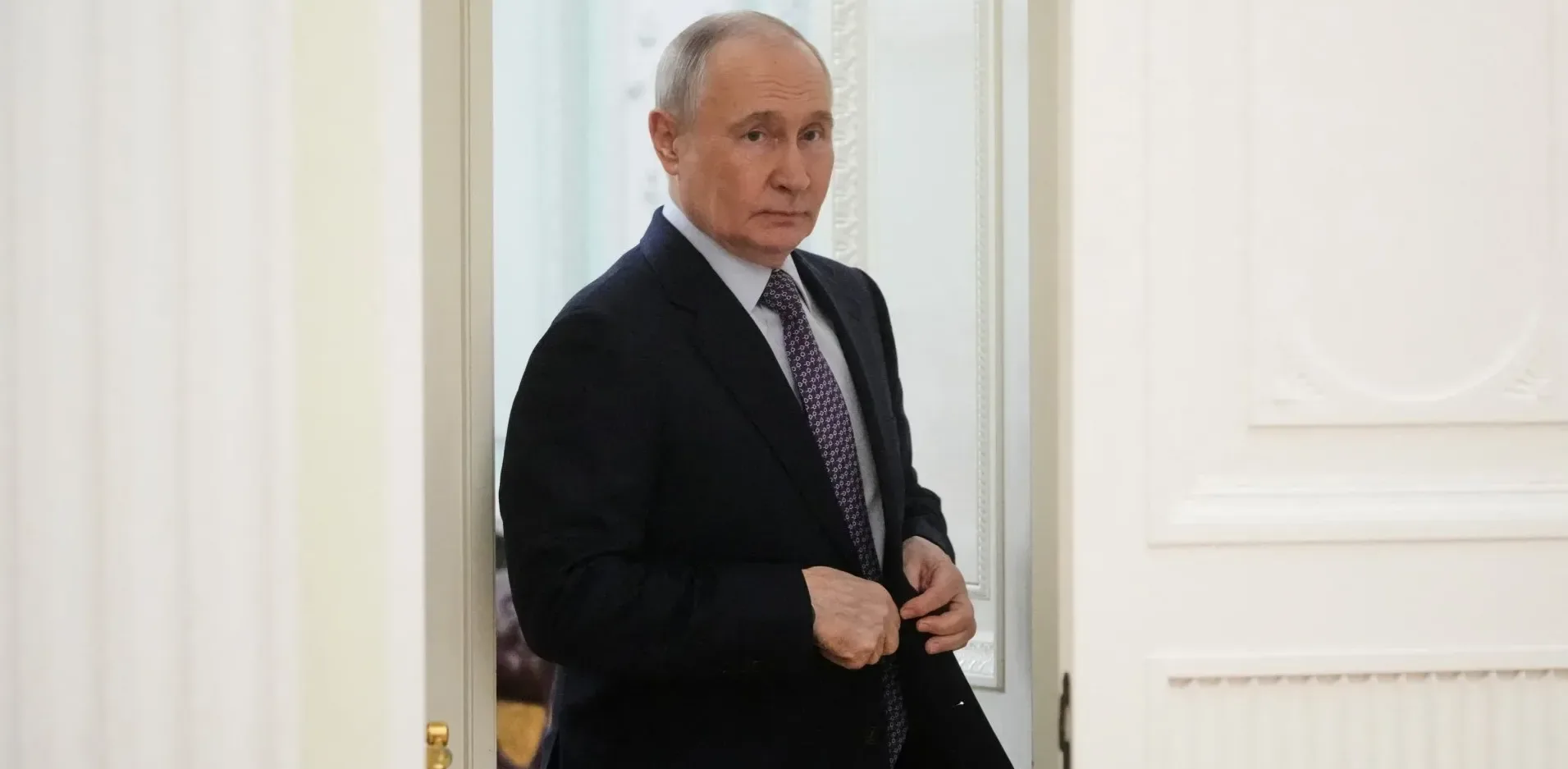 Подробнее о статье Аналіз The Economist: Ризики для Путіна через війну в Україні