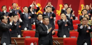 Подробнее о статье Кім Чен Ин зміцнив лідерські повноваження на партійному з’їзді в КНДР