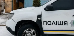 Подробнее о статье В Чернівецькій області сталася подія з гранатою, двоє поліцейських поранені