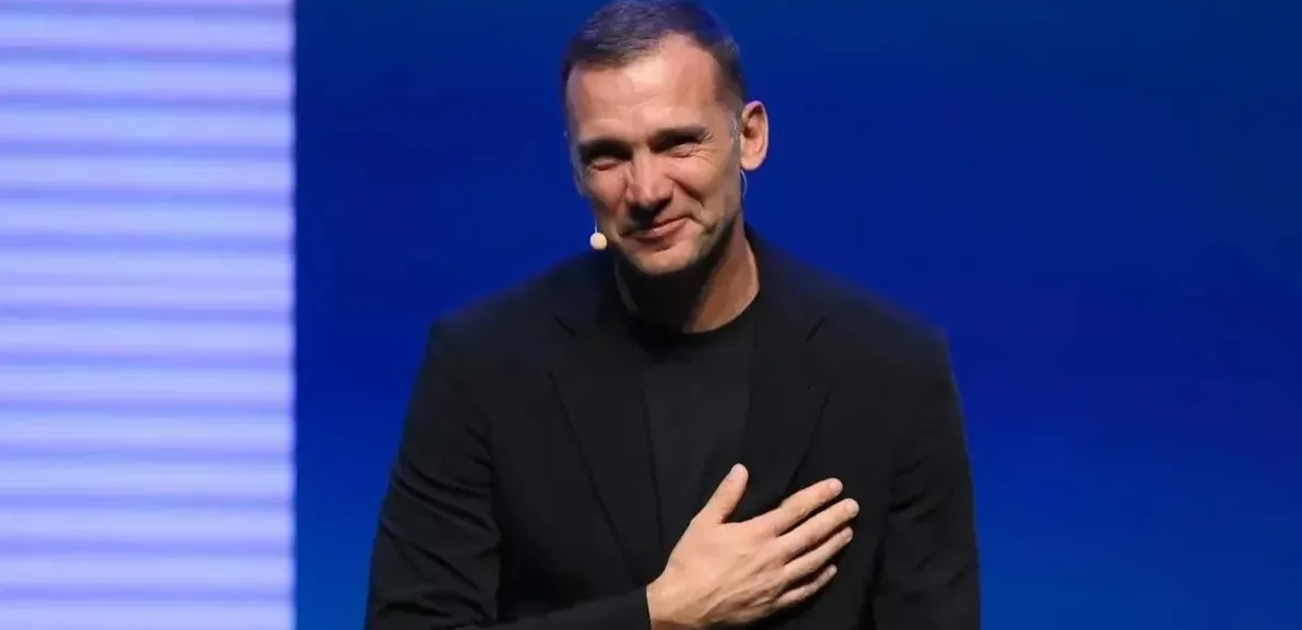 Подробнее о статье Андрій Шевченко привітав маму з днем народження та поділився архівними фото