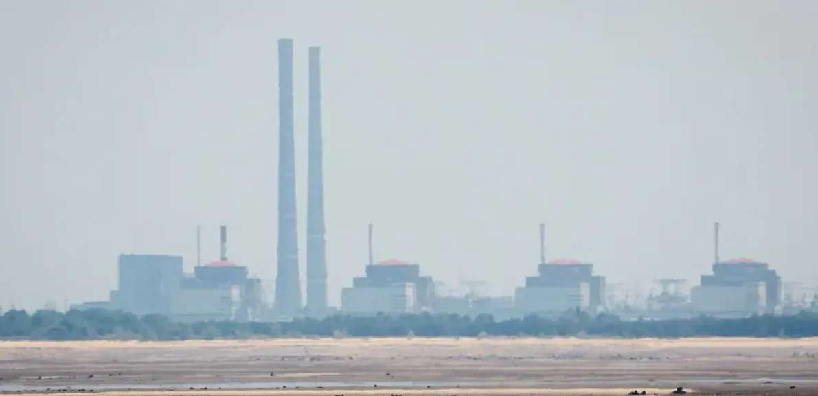 Подробнее о статье Запорізька АЕС працює в режимі однієї лінії електропередачі, що створює ризики