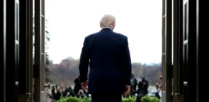 Подробнее о статье Трамп підвищує ставки: аналіз переговорного процесу з РФ