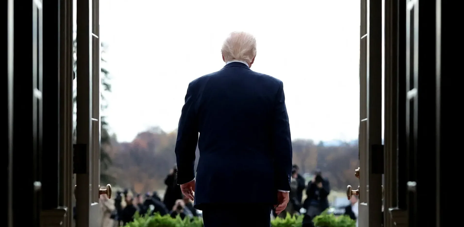 Подробнее о статье Трамп підвищує ставки: аналіз переговорного процесу з РФ