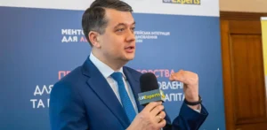 Подробнее о статье В Київській області пошкоджено приватний будинок нардепа Разумкова