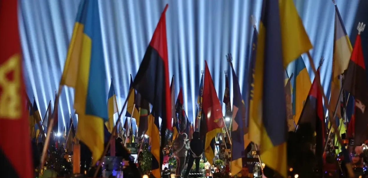 Подробнее о статье Львів вшанував загиблих військових напередодні річниці повномасштабного вторгнення