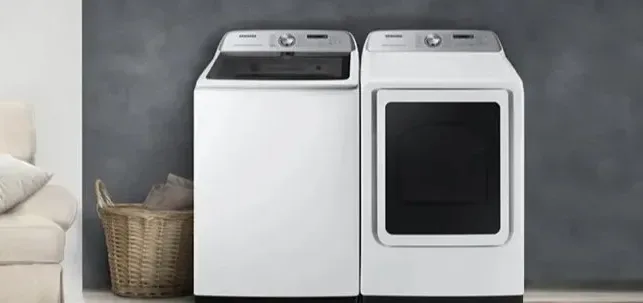 Подробнее о статье Стара школа проти інновацій. Чи варто купувати класичну пралку з вертикальним завантаженням у 2026 році
