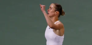 Подробнее о статье Світоліна пробилася до півфіналу турніру WTA 1000 у Дубаї