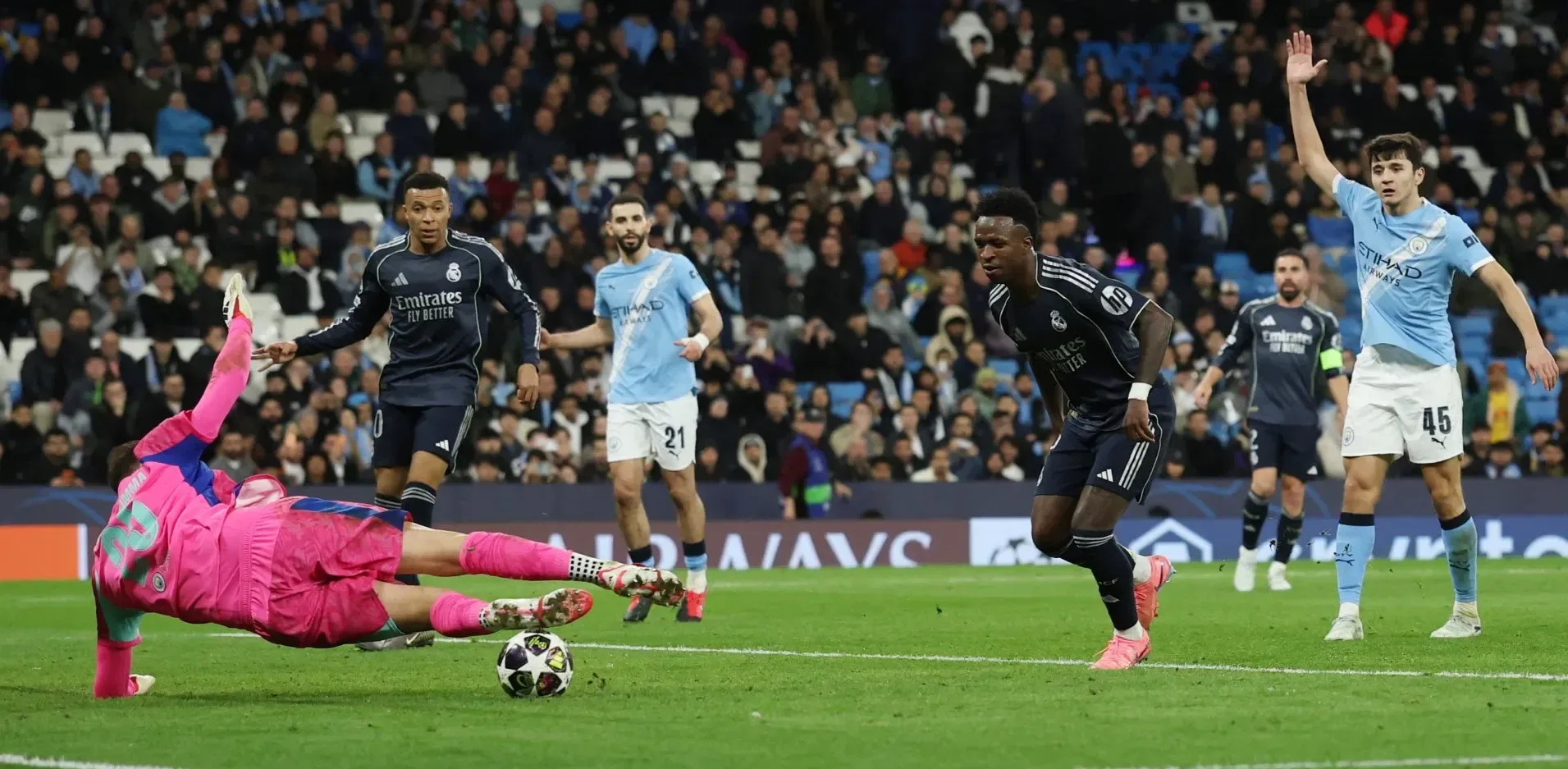 Подробнее о статье Матч Манчестер Сіті – Реал: Онлайн-трансляція та Аналіз