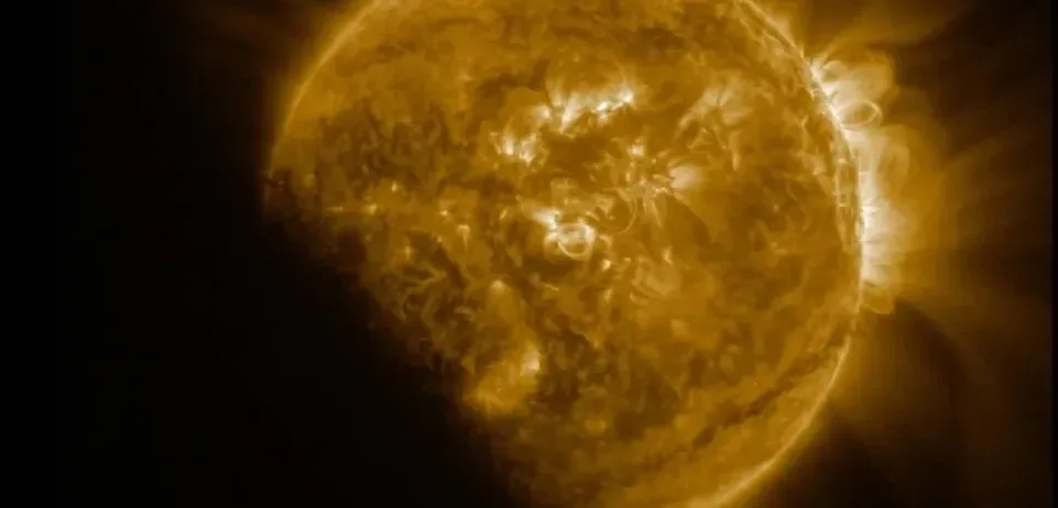 Подробнее о статье Відкриття в глибині Сонця: де народжуються сонячні бурі