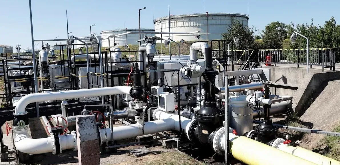 Подробнее о статье Угорщина отримала нафту через нафтопровід Дружба на прохання Києва