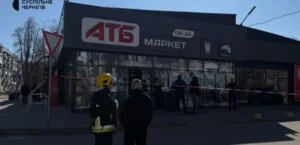 Подробнее о статье Вибух в Чернігові: постраждалі в супермаркеті АТБ