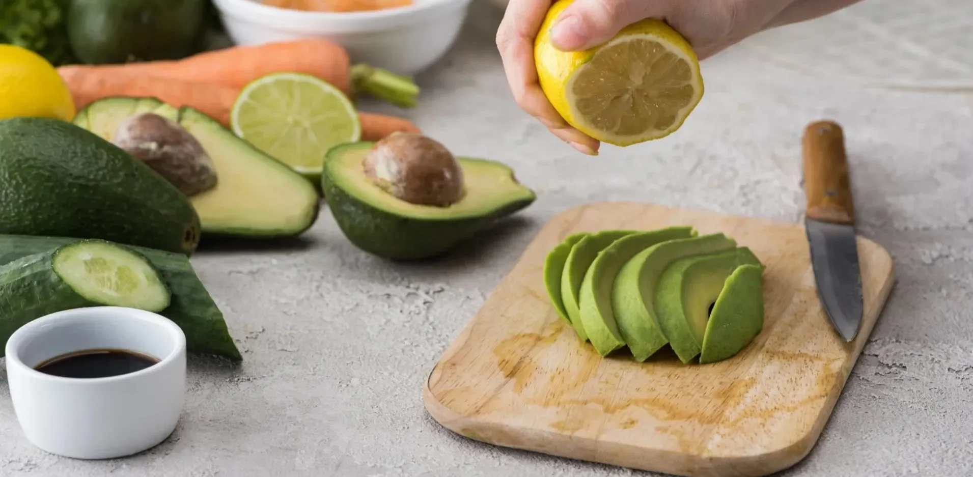 Подробнее о статье Вирощуйте кінські боби замість авокадо у своєму саду