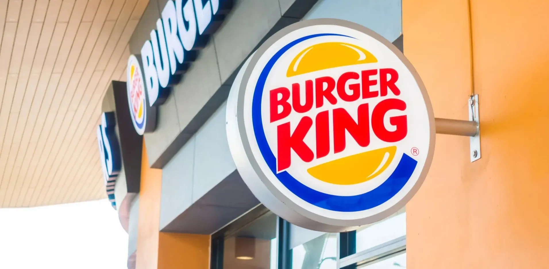 Подробнее о статье Burger King використовує ШІ для покращення обслуговування