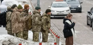 Подробнее о статье В Україні більше не буде черг до віськкоматів