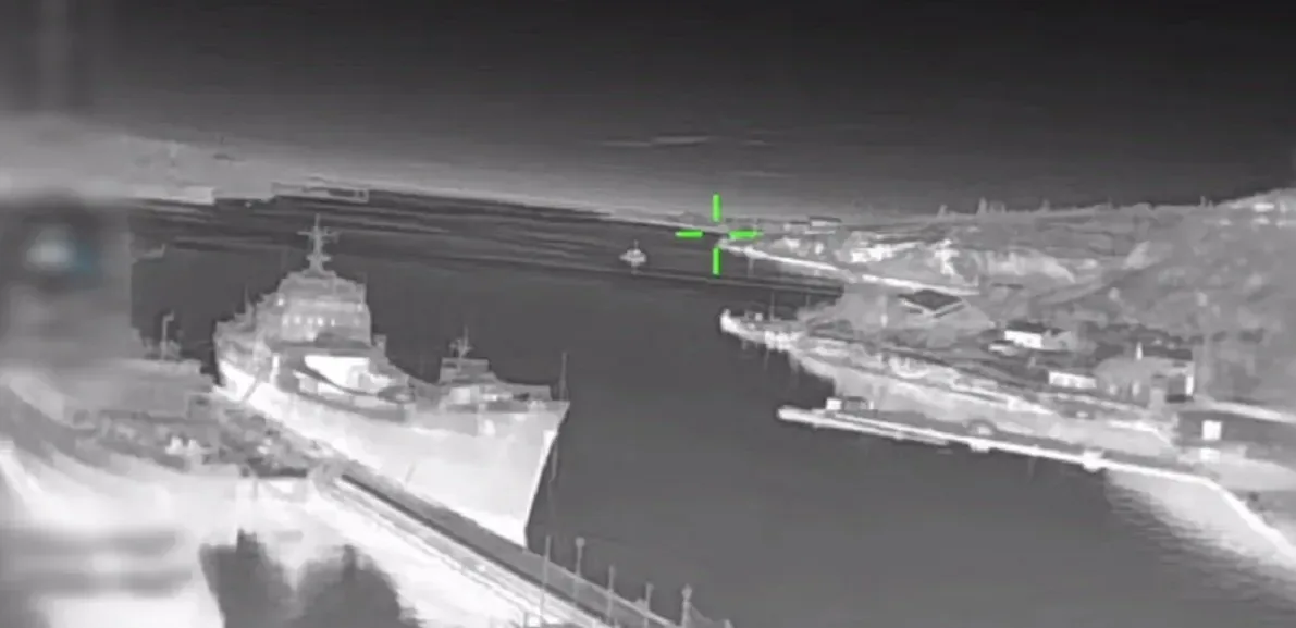 Подробнее о статье ГУР МО показало відео атак на російські об’єкти в Криму