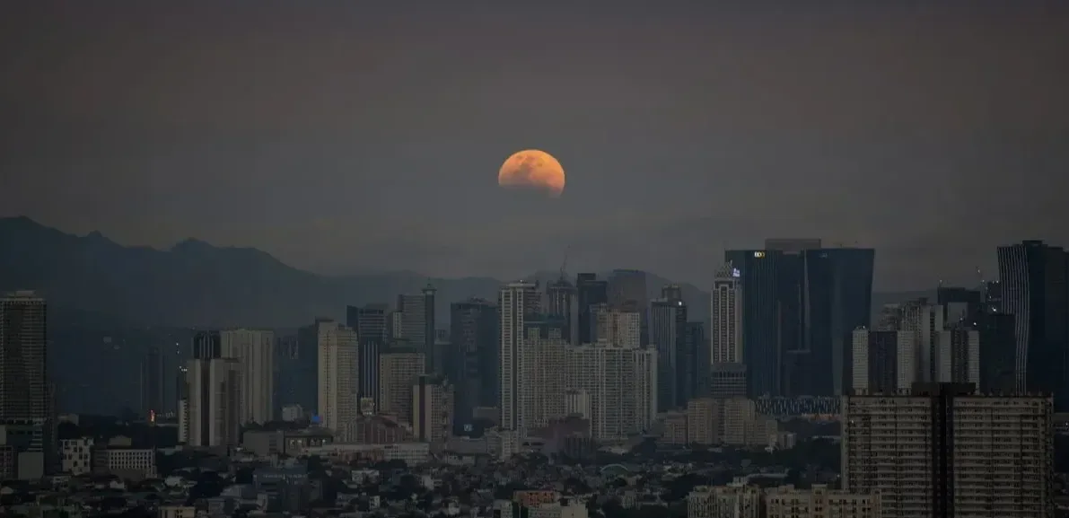 Подробнее о статье Повне Місячне Затемнення 2026: Унікальний ‘Кривавий’ Місяць