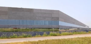 Подробнее о статье Tesla анонсує нову модель для сімейних потреб