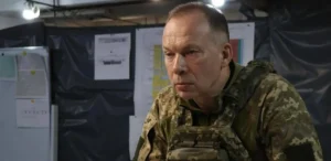 Подробнее о статье Зустріч Олександра Сирського з військовими: важливість людей