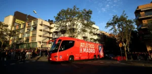 Подробнее о статье Конфлікт між фанами Барселони та Атлетіко під час матчу