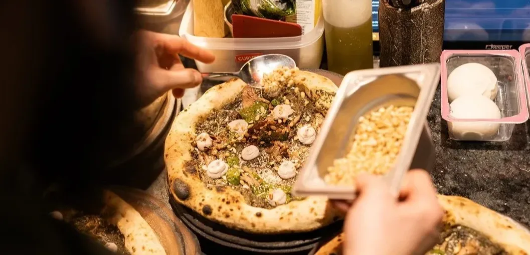 Подробнее о статье Відродження давньої римської піци в Будапешті