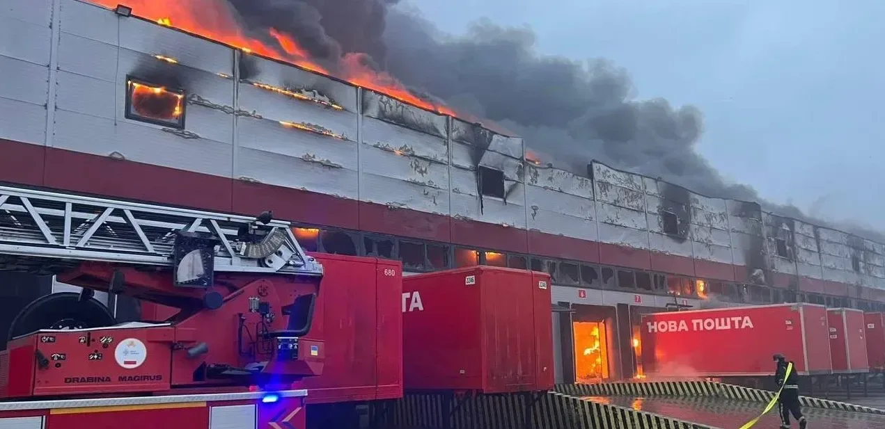 Подробнее о статье Атака дронів у Луцьку: пошкодження складів та житлового будинку