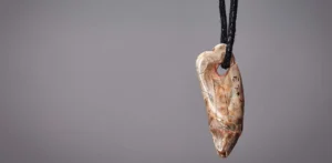 Подробнее о статье Дослідження стародавніх торгових шляхів через кулон із зуба тюленя