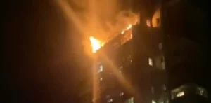 Подробнее о статье Атака дронів на Суми: пожежа в багатоповерхівці та постраждалі