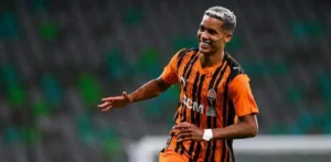 Подробнее о статье Бразильський футболіст Педріньйо готовий виступати за Україну