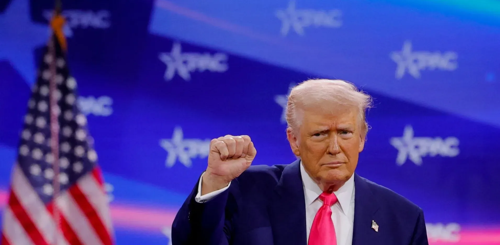 Подробнее о статье Трамп критикує Францію за закриття повітряного простору