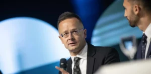 Подробнее о статье Єврокомісія вимагає пояснень від Угорщини щодо дзвінків Лаврову