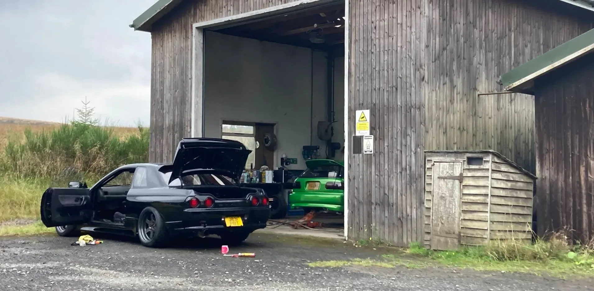 Подробнее о статье Безпека гаража: як уникнути пожежі та зберігати електрокар