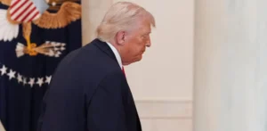 Подробнее о статье Трамп критикує американську підтримку України