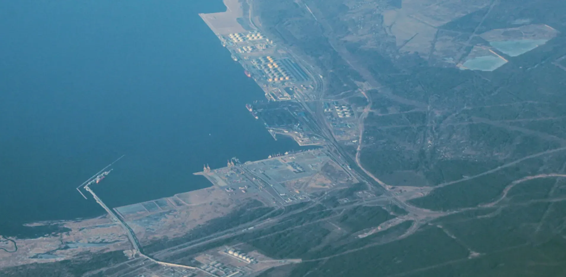 Подробнее о статье Відновлення роботи порту Усть-Луга після атак дронів