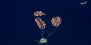 Подробнее о статье Успішне приводнення корабля Orion після місії Artemis II
