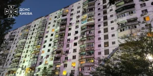 Подробнее о статье Наслідки масованої атаки на Київ: 18 поранених та пошкоджена інфраструктура