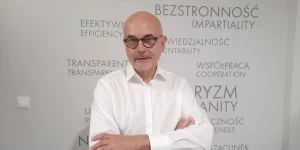 Подробнее о статье Допомога Україні під час війни: інтерв’ю з Мацеєм Багінським