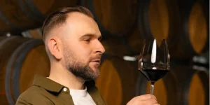 Подробнее о статье Перемога Богдана Павлюха: шлях до кращого сомельє України