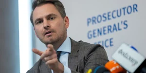 Подробнее о статье Політичний шторм: Кравченко підписав підозру директору НАБУ