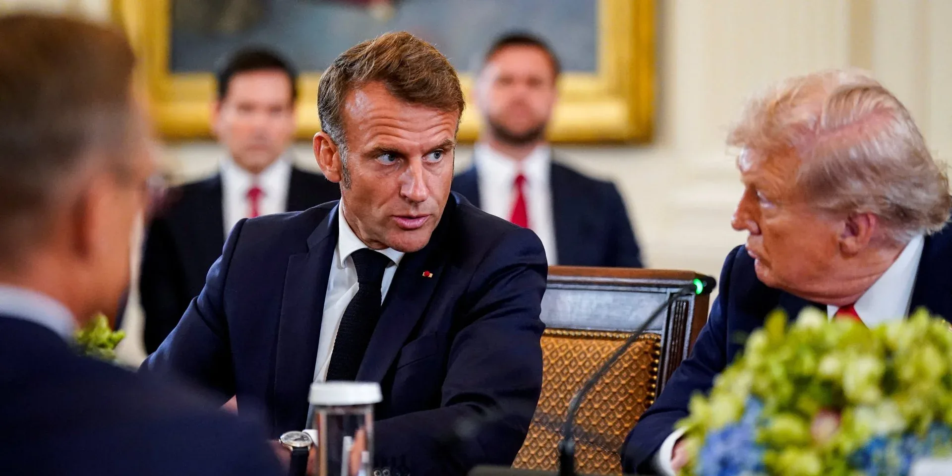 Подробнее о статье Макрон відповів на територіальні претензії Трампа до Франції
