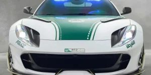 Подробнее о статье Поліція Дубая отримала 800-сильний тюнінгований Ferrari 812