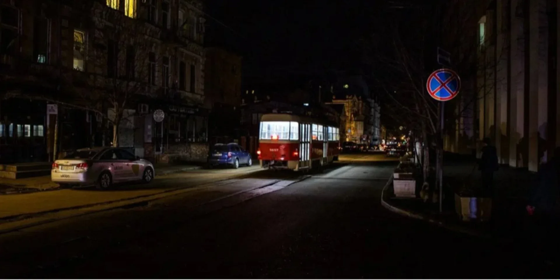 Подробнее о статье Енергетика взимку: чи чекати на відключення світла?
