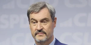 Подробнее о статье Маркус Зедер про соціальні виплати для українських чоловіків
