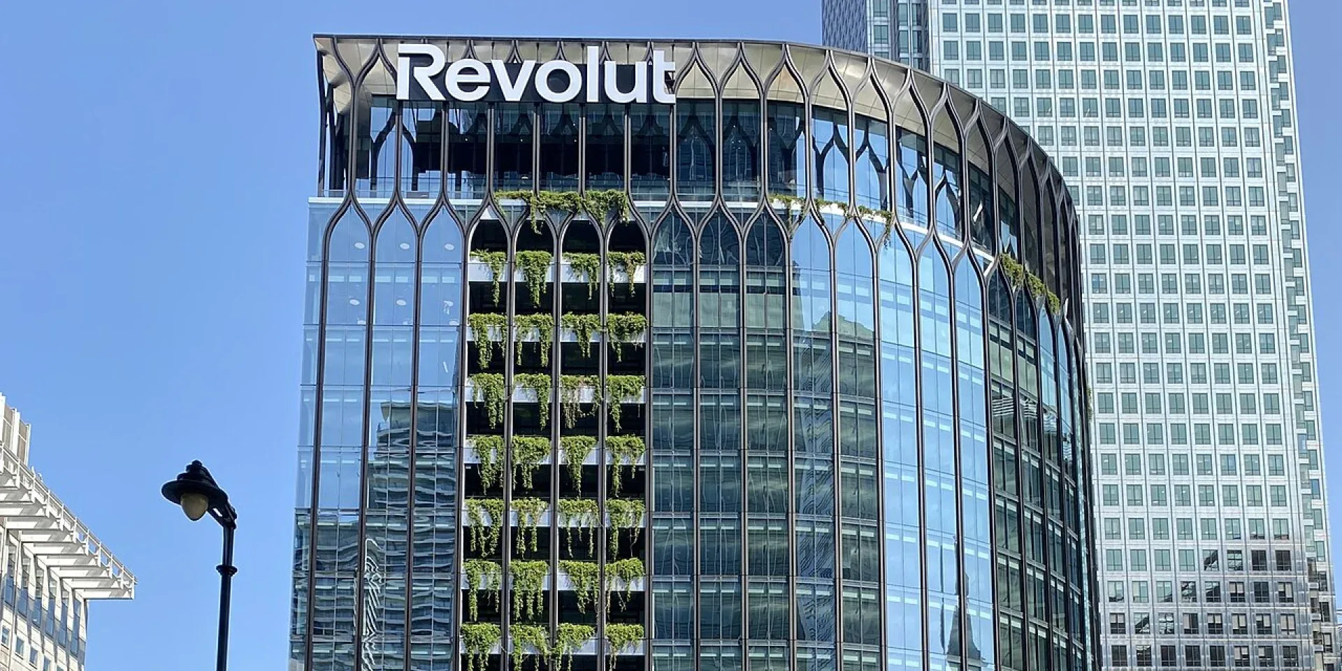 Подробнее о статье Витік даних у Revolut: шахраї отримали доступ до інформації клієнтів